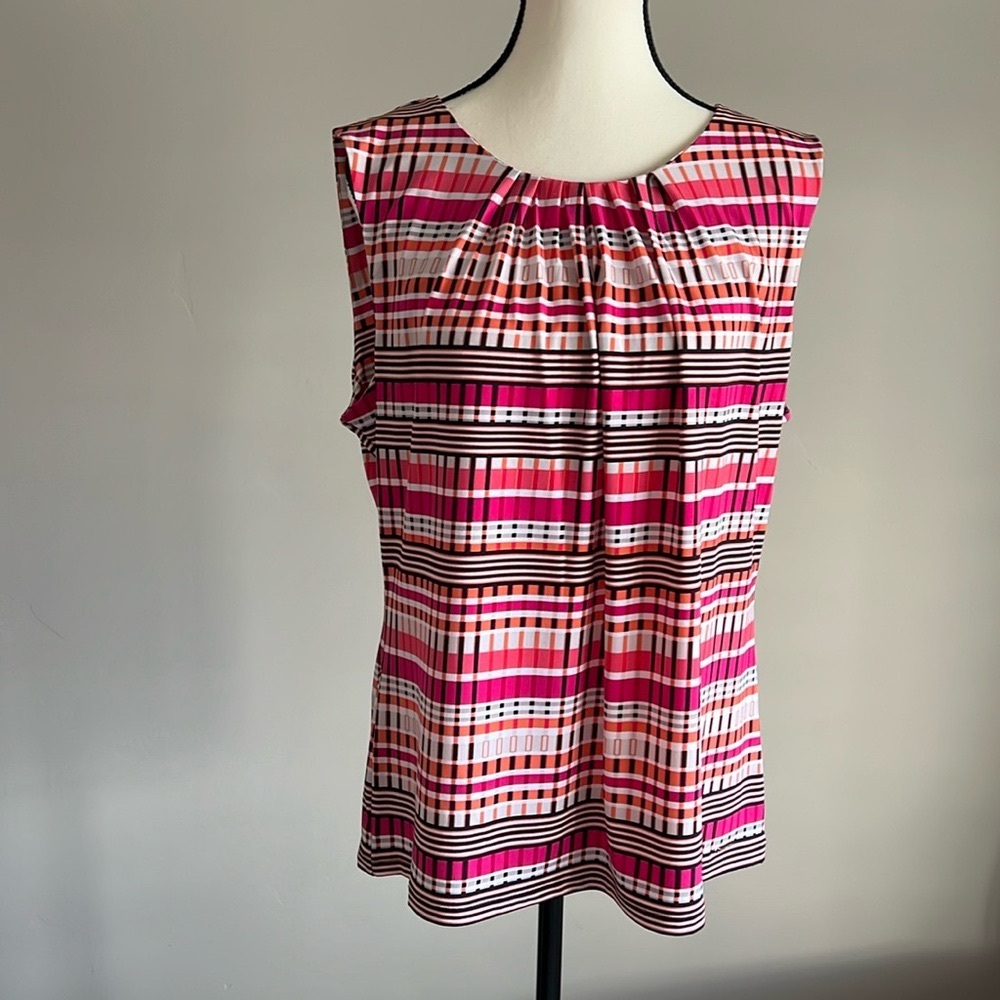 🆕CALVIN KLEIN sleeveless top size XL